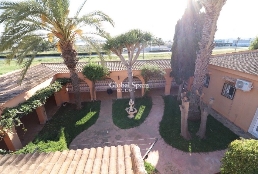 Revente - VILLA -
TORREVIEJA - Costa Blanca