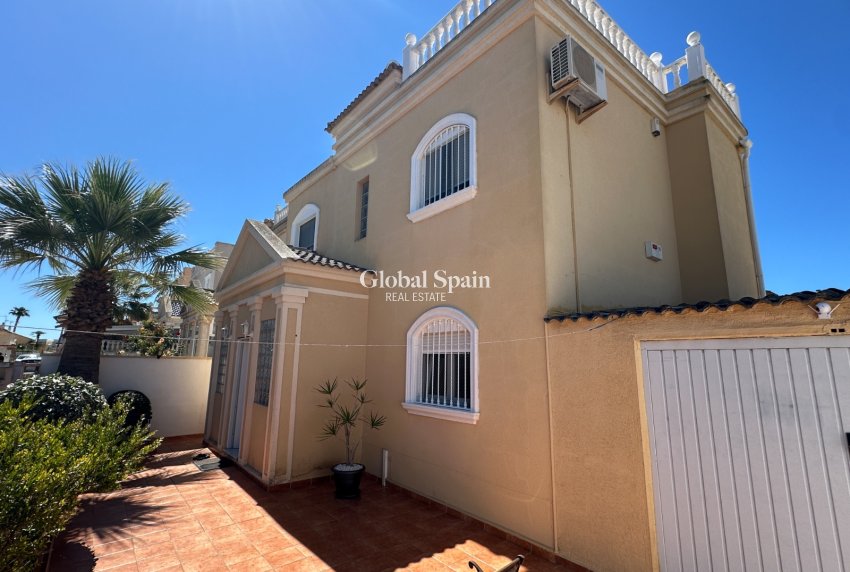 Revente - VILLA -
TORREVIEJA - Costa Blanca