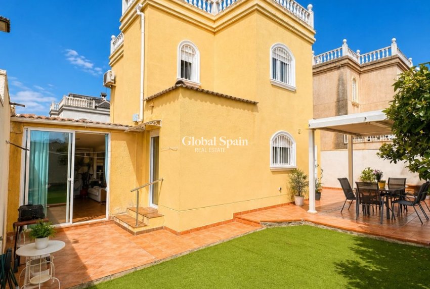 Revente - VILLA -
TORREVIEJA - Costa Blanca