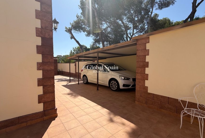 Revente - VILLA -
TORREVIEJA - Costa Blanca