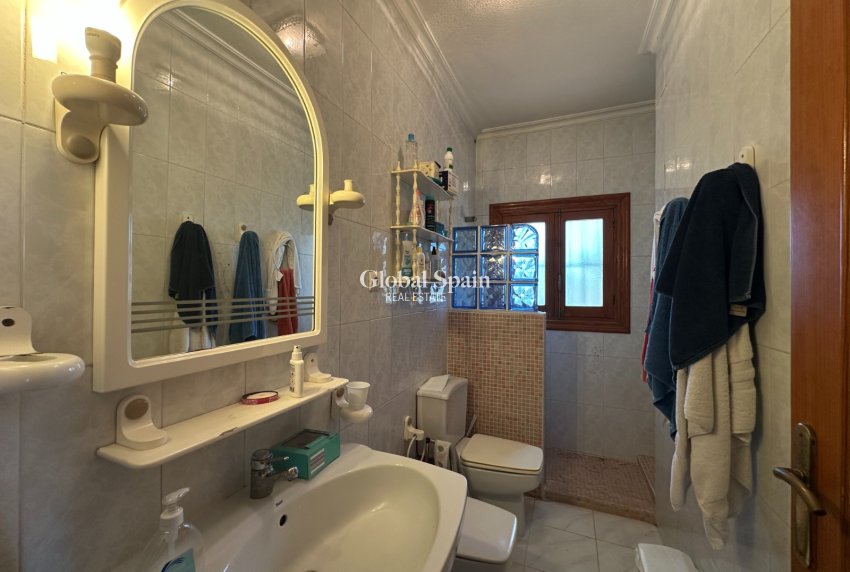 Revente - VILLA -
TORREVIEJA - Costa Blanca