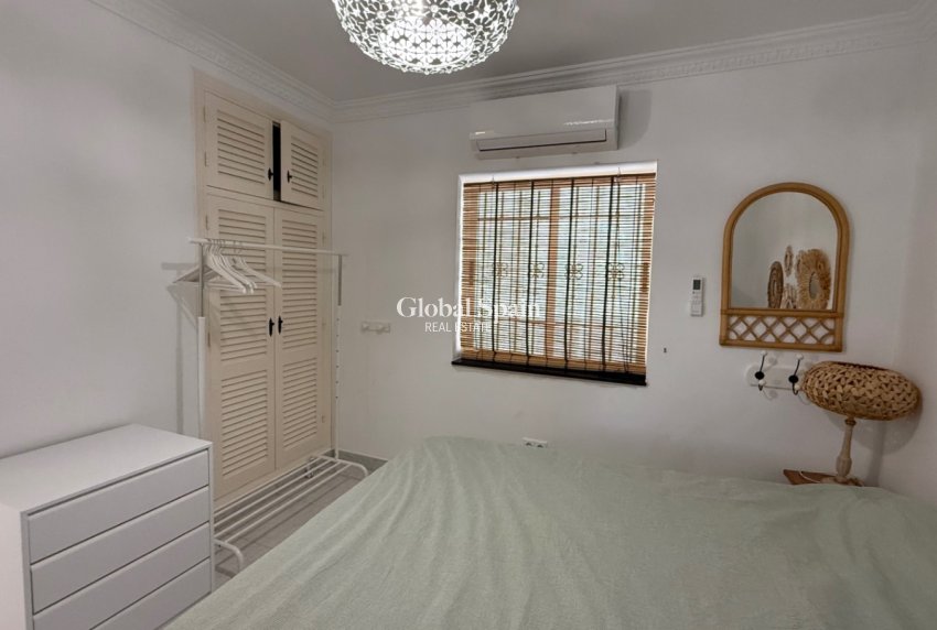 Revente - VILLA -
TORREVIEJA - Costa Blanca