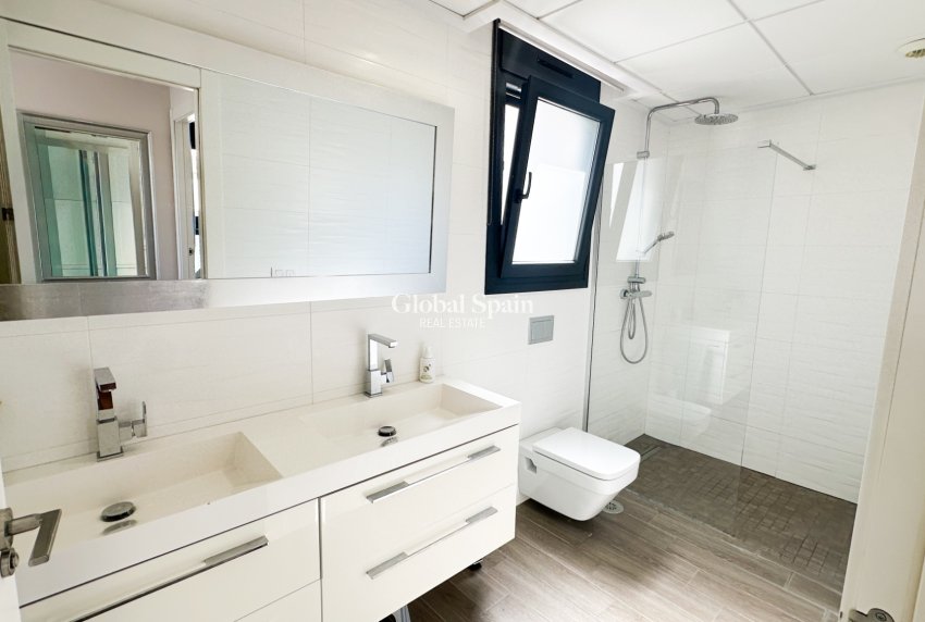 Revente - VILLA -
TORREVIEJA - Costa Blanca