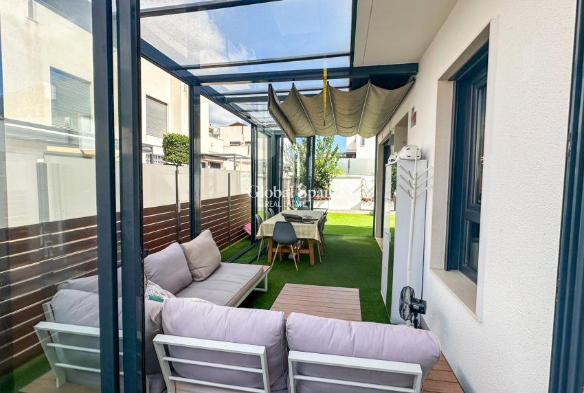 Revente - VILLA -
TORREVIEJA - Costa Blanca
