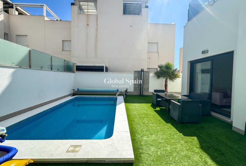 Revente - VILLA -
TORREVIEJA - Costa Blanca