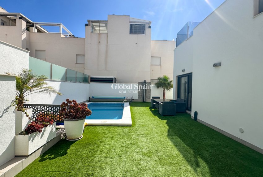 Revente - VILLA -
TORREVIEJA - Costa Blanca