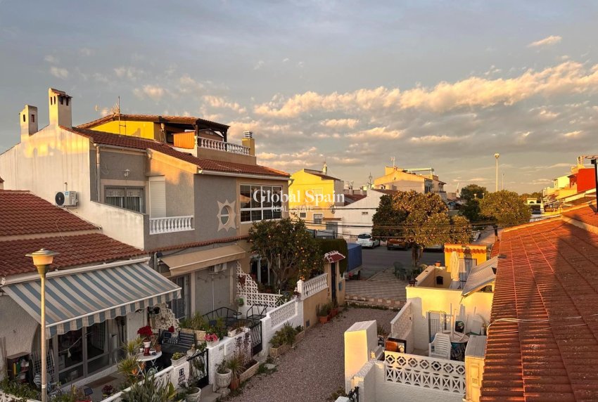 Revente - VILLA -
TORREVIEJA - El Chaparral