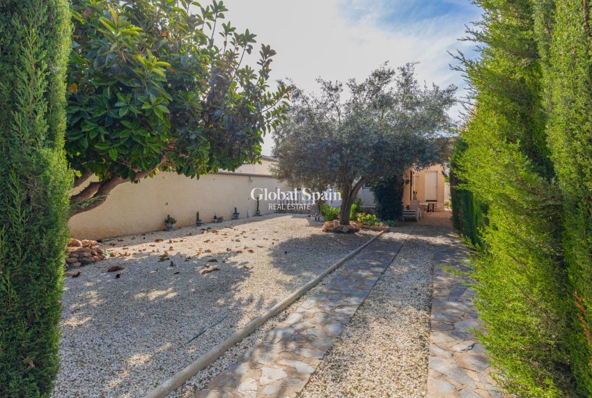 Revente - VILLA -
TORREVIEJA - El chaparral