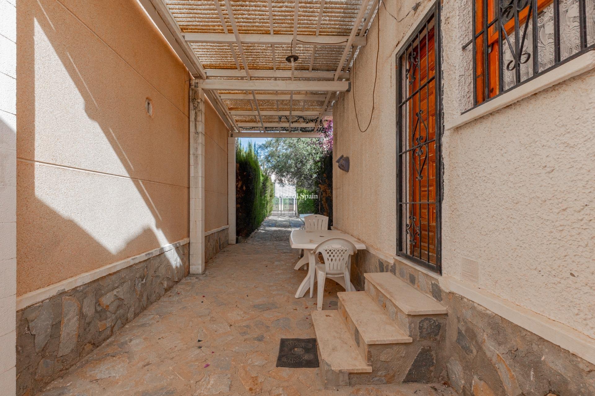 Revente - VILLA -
TORREVIEJA - El chaparral