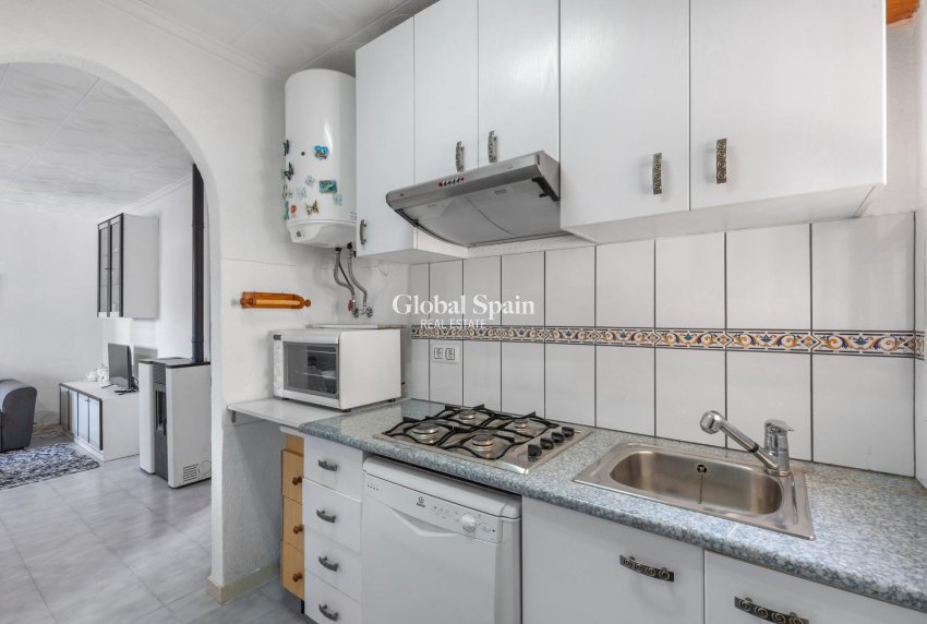 Revente - VILLA -
TORREVIEJA - El chaparral