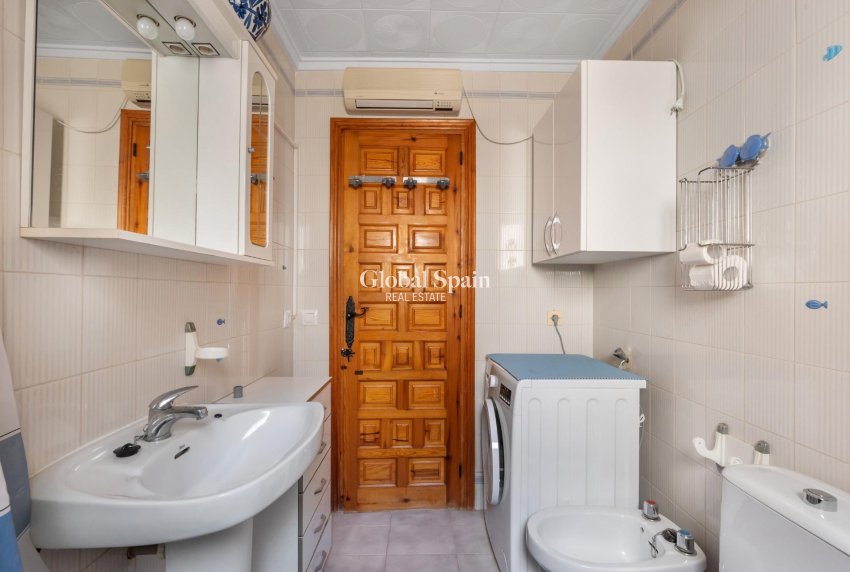 Revente - VILLA -
TORREVIEJA - El chaparral