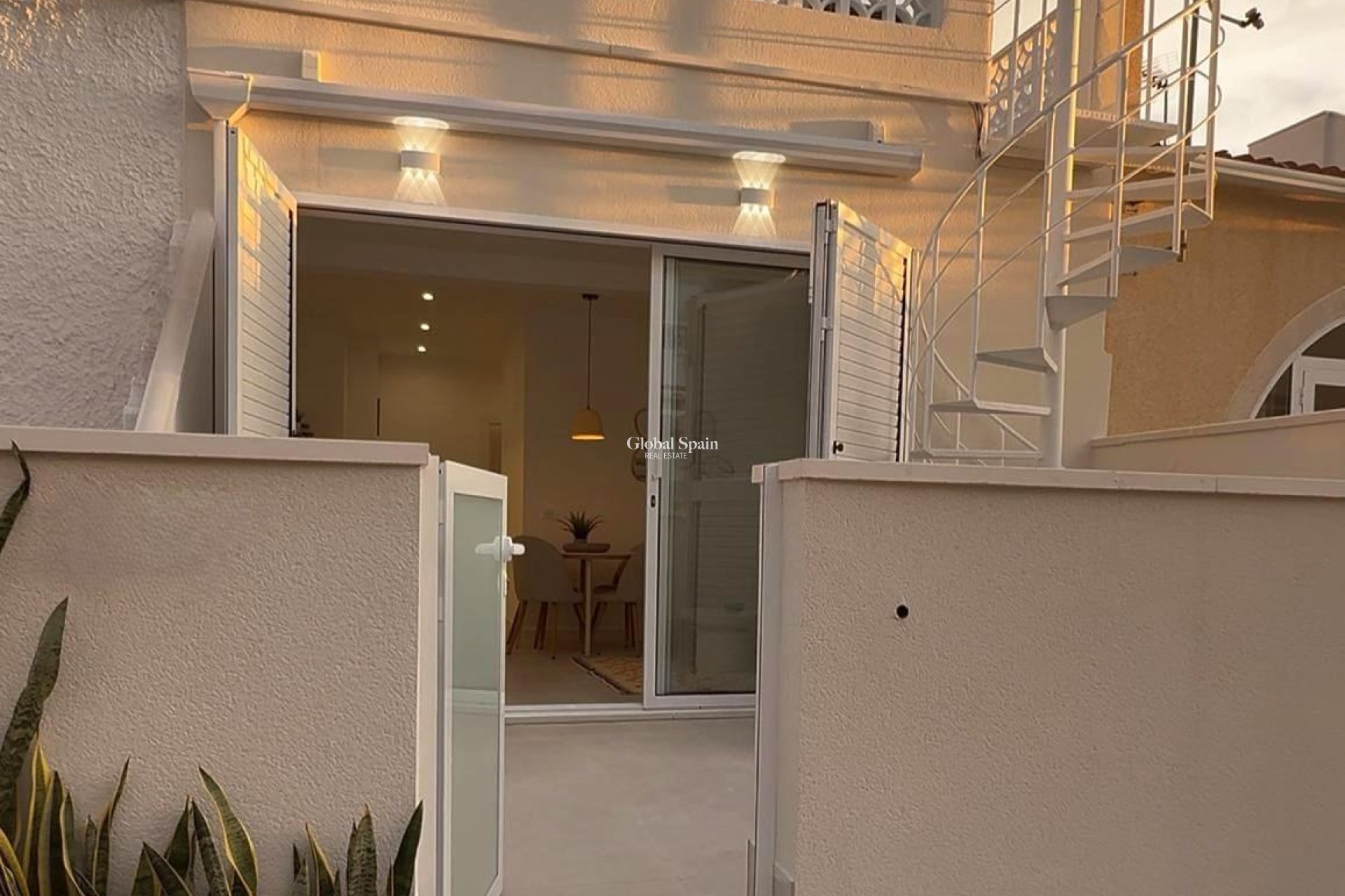 Revente - VILLA -
TORREVIEJA - El Chaparral