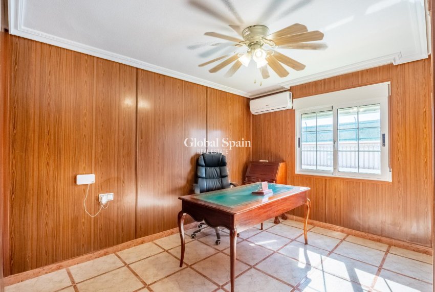 Revente - VILLA -
TORREVIEJA - El Chaparral