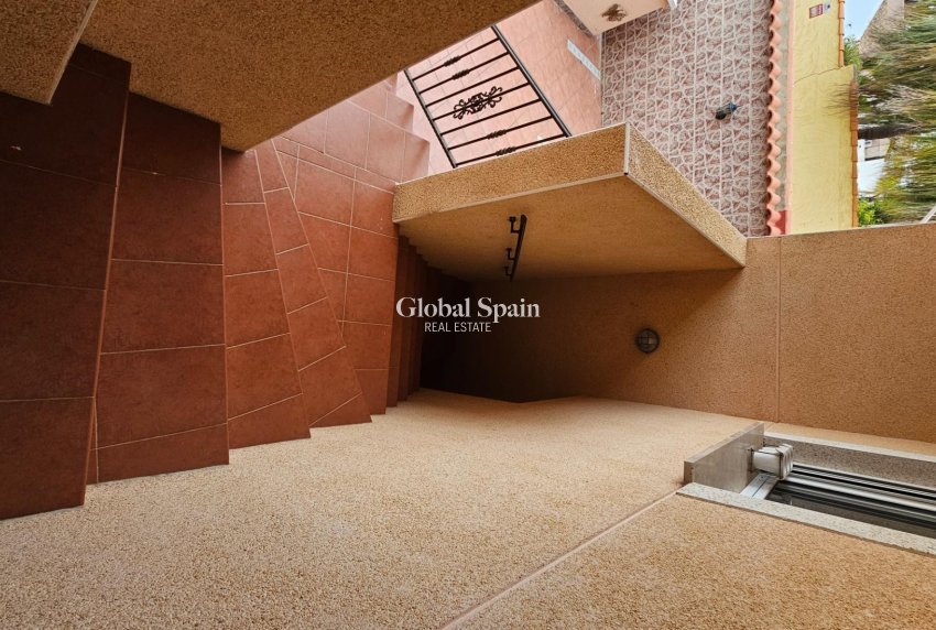 Revente - VILLA -
TORREVIEJA - El Chaparral