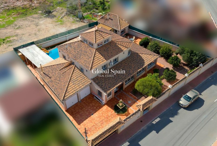 Revente - VILLA -
TORREVIEJA - El Chaparral