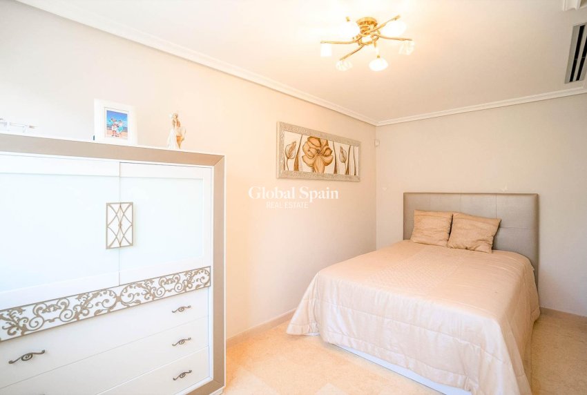 Revente - VILLA -
TORREVIEJA - La Mata