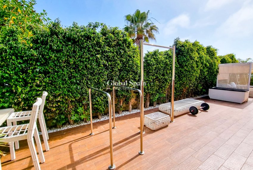 Revente - VILLA -
TORREVIEJA - La Mata