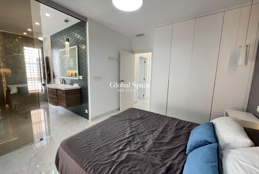 Revente - VILLA -
TORREVIEJA - La Mata