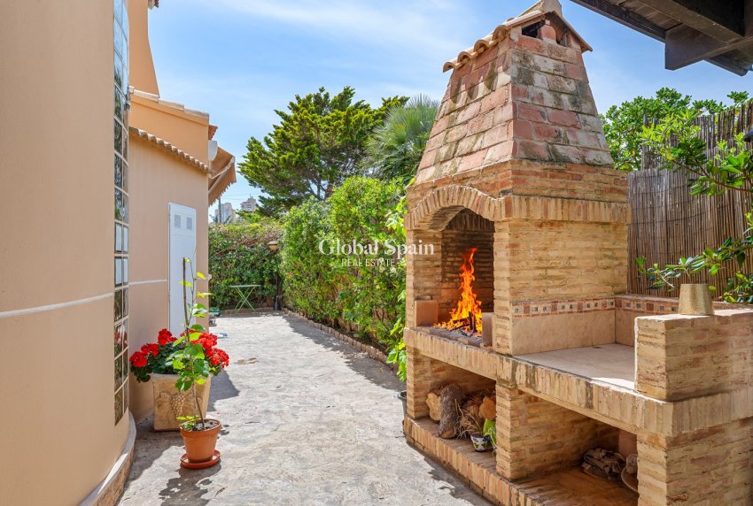 Revente - VILLA -
TORREVIEJA - La Mata