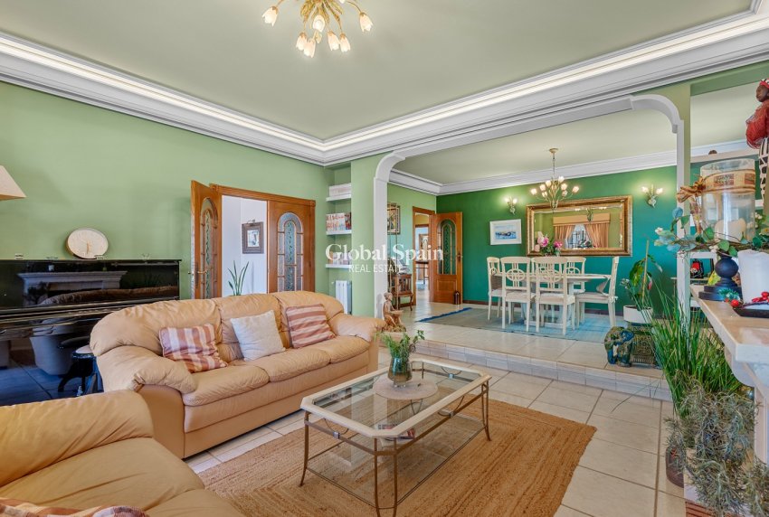 Revente - VILLA -
TORREVIEJA - La Mata