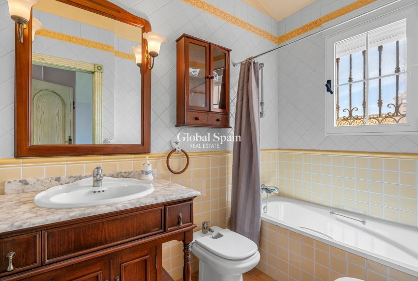 Revente - VILLA -
TORREVIEJA - La Mata