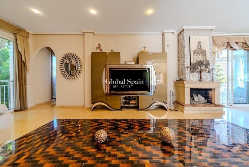 Revente - VILLA -
TORREVIEJA - La Mata