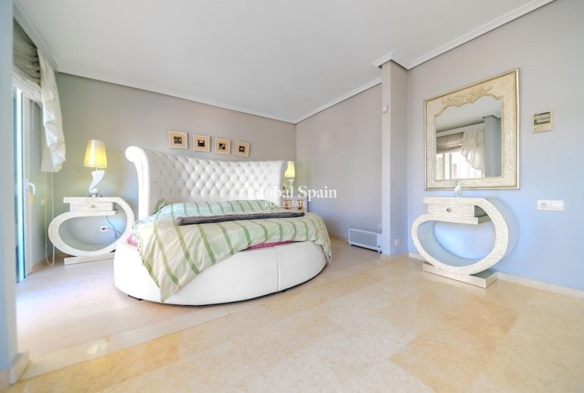 Revente - VILLA -
TORREVIEJA - La Mata