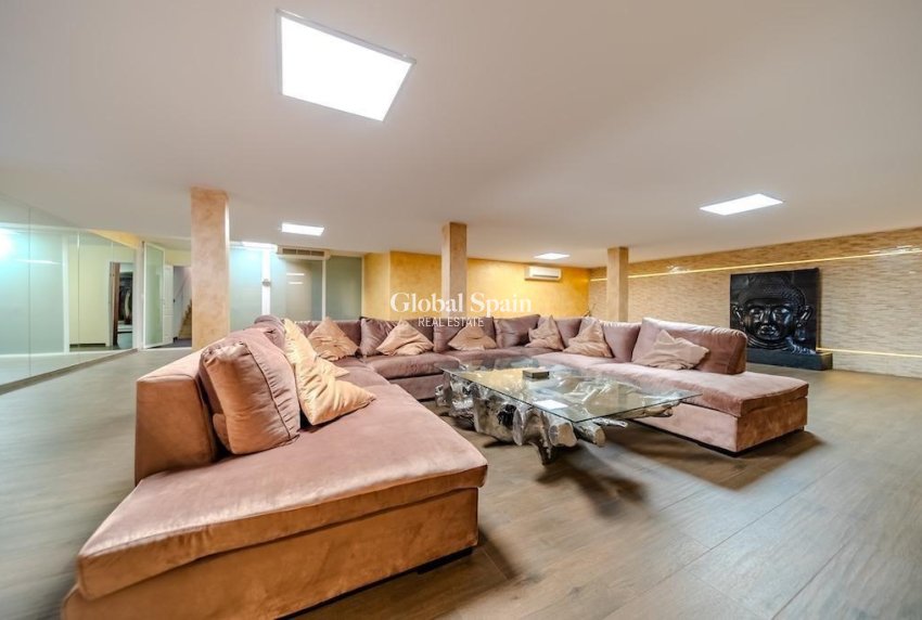 Revente - VILLA -
TORREVIEJA - La Mata