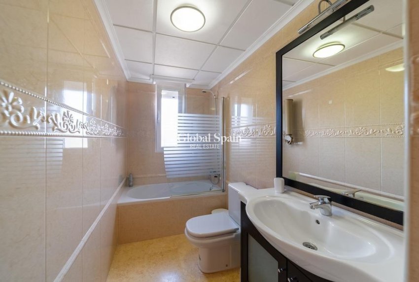 Revente - VILLA -
TORREVIEJA - La Mata
