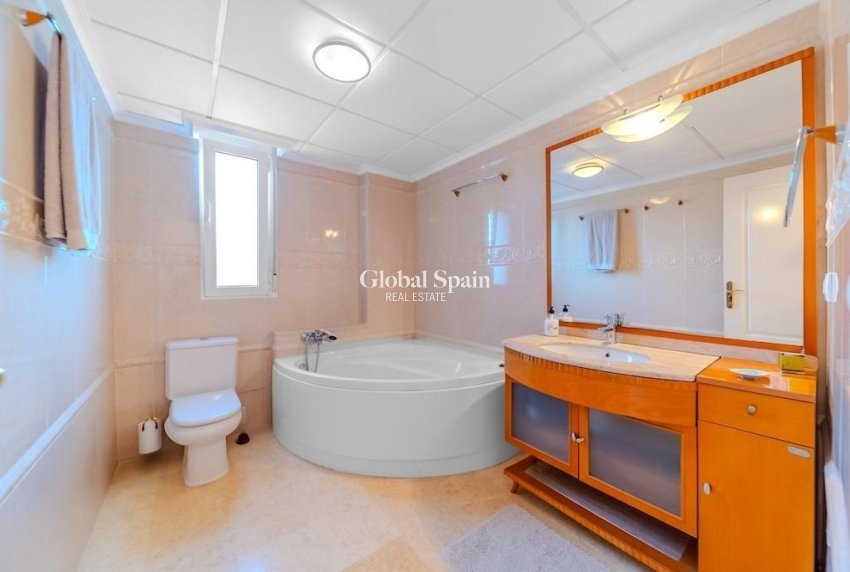 Revente - VILLA -
TORREVIEJA - La Mata