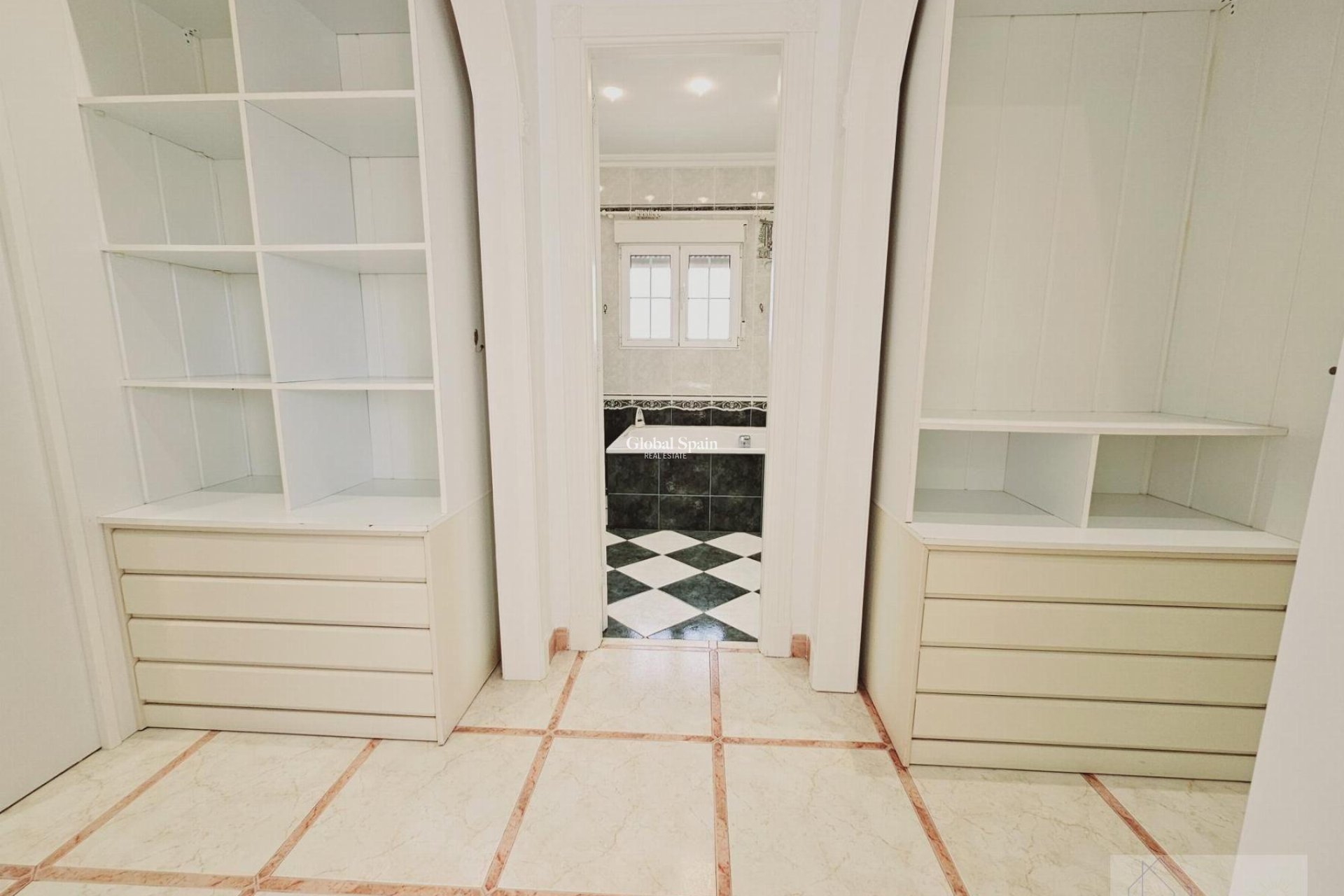 Revente - VILLA -
TORREVIEJA - La Siesta - El Salado - Torreta