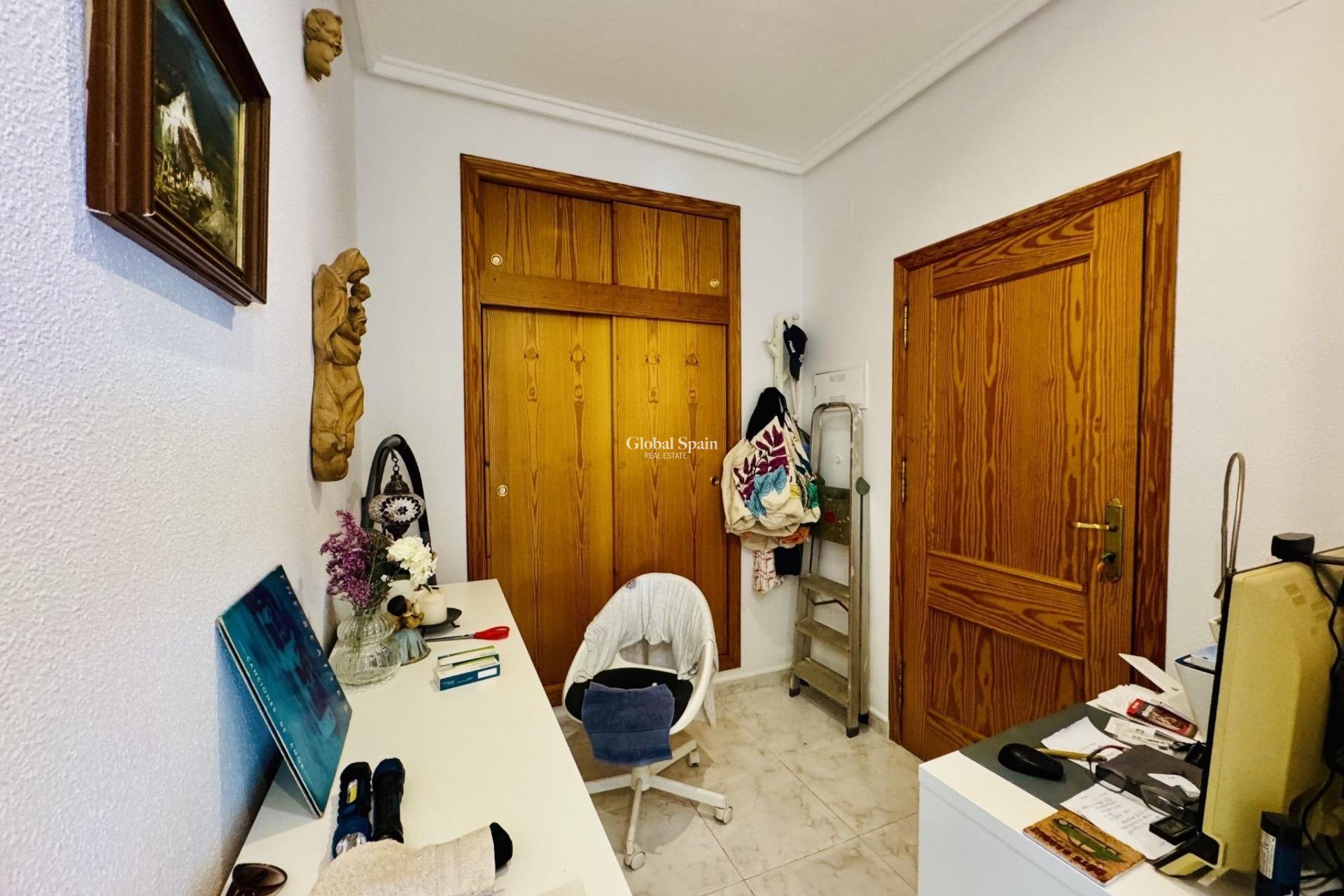 Revente - VILLA -
TORREVIEJA - La Siesta - El Salado - Torreta