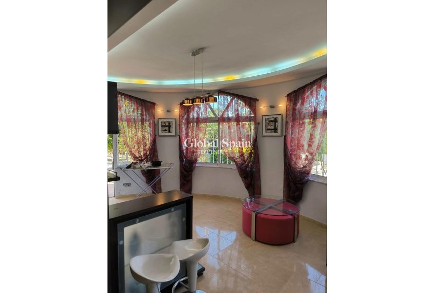 Revente - VILLA -
TORREVIEJA - La Siesta