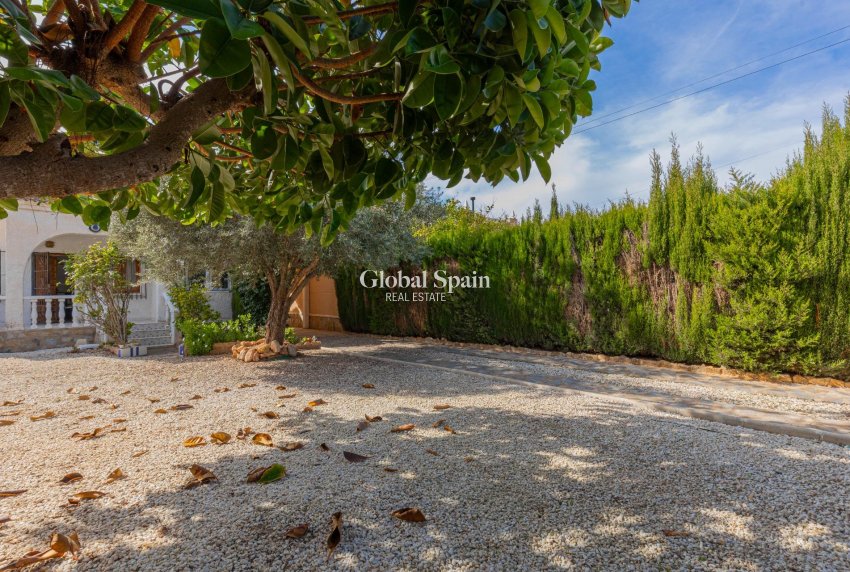 Revente - VILLA -
TORREVIEJA - La siesta