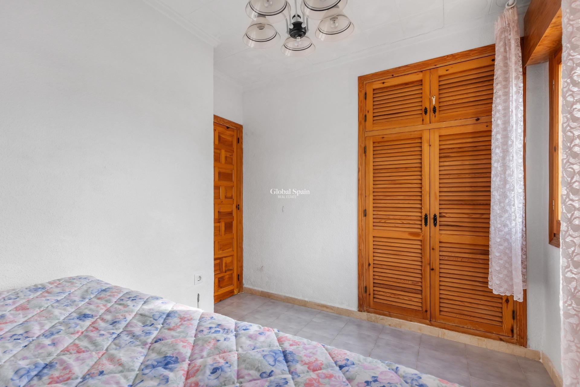 Revente - VILLA -
TORREVIEJA - La siesta