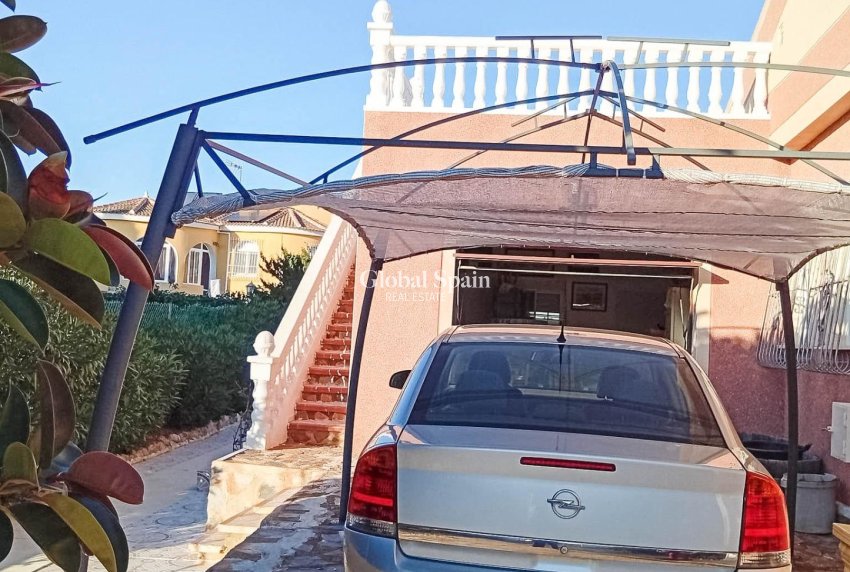 Revente - VILLA -
TORREVIEJA - La Siesta