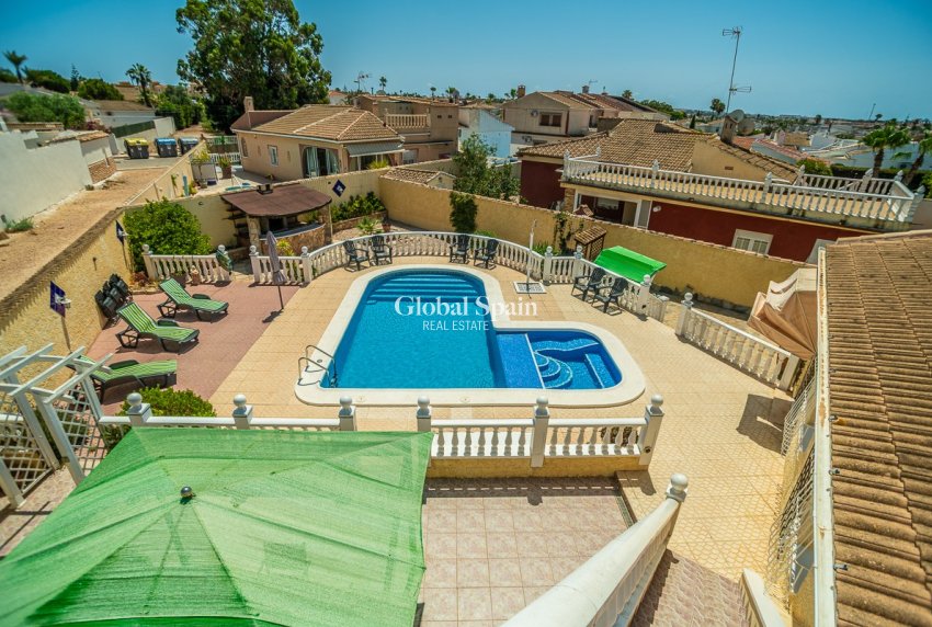 Revente - Villa -
TORREVIEJA - La Siesta