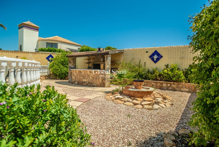 Revente - Villa -
TORREVIEJA - La Siesta