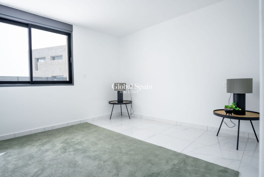 Revente - VILLA -
TORREVIEJA - La Valeta