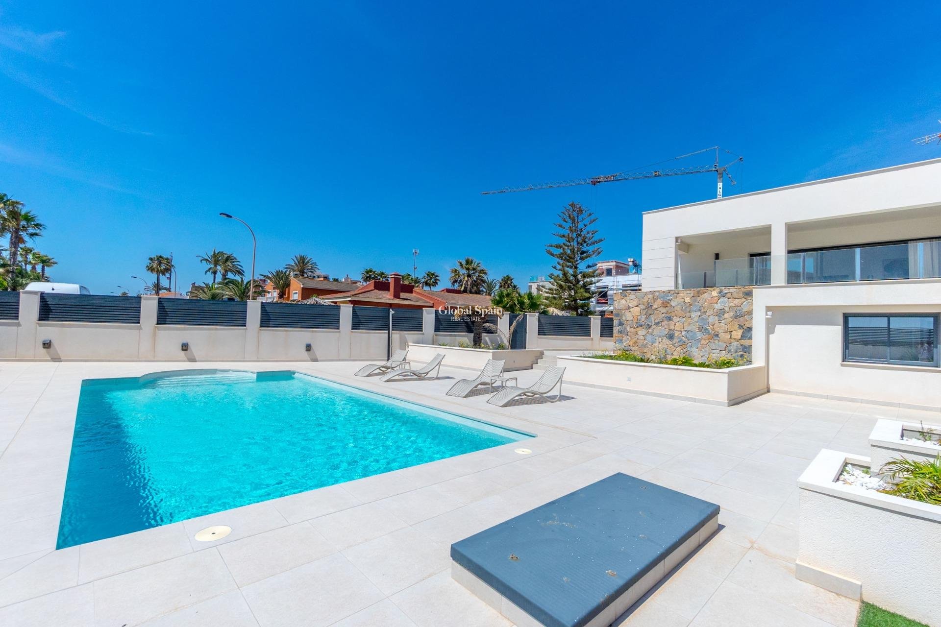 Revente - VILLA -
TORREVIEJA - La Veleta