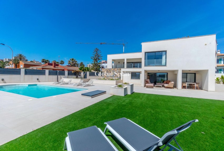 Revente - VILLA -
TORREVIEJA - La Veleta