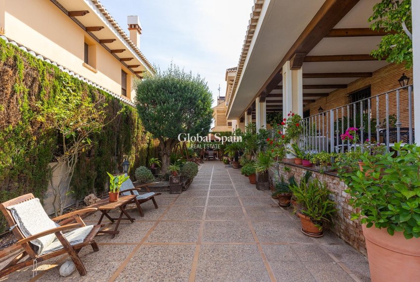 Revente - VILLA -
TORREVIEJA - La Veleta