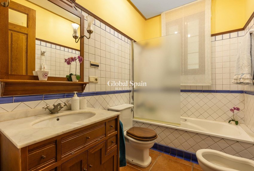 Revente - VILLA -
TORREVIEJA - La Veleta