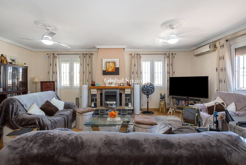 Revente - Villa -
TORREVIEJA - LOS BALCONES - LOS ALTOS