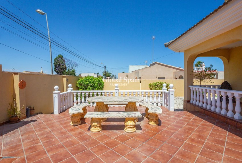 Revente - Villa -
TORREVIEJA - LOS BALCONES - LOS ALTOS
