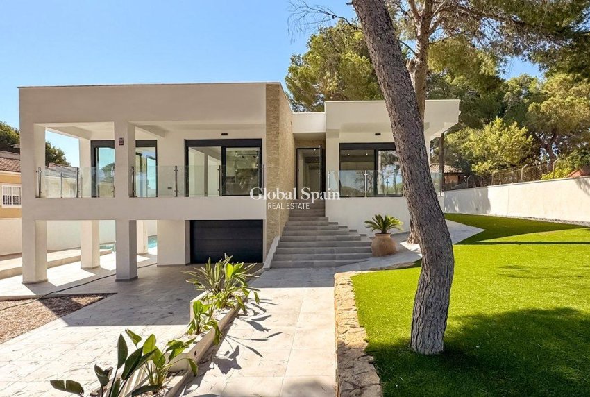 Revente - VILLA -
TORREVIEJA - LOS BALCONES - LOS ALTOS