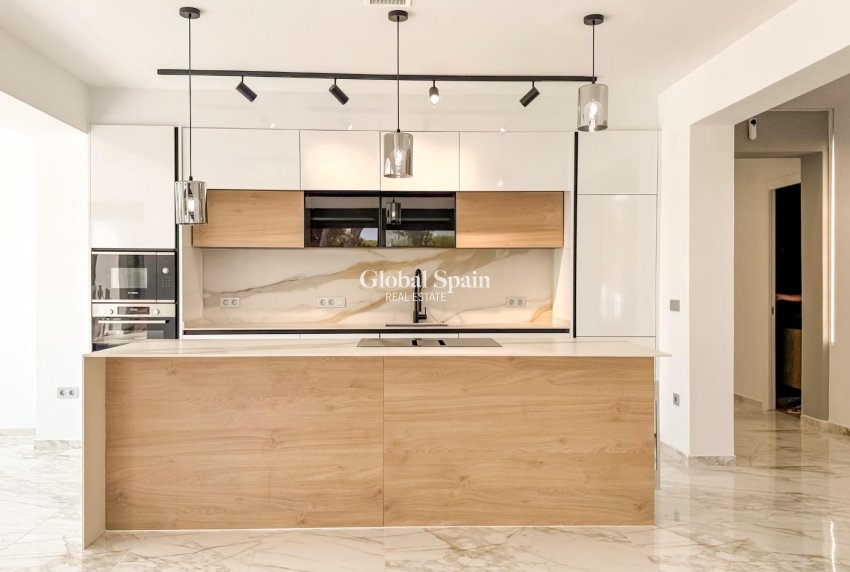 Revente - VILLA -
TORREVIEJA - LOS BALCONES - LOS ALTOS