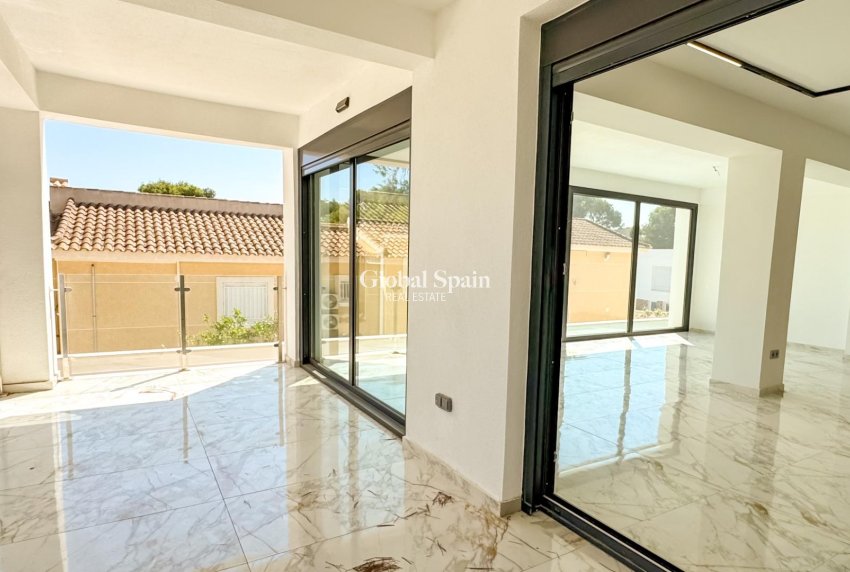 Revente - VILLA -
TORREVIEJA - LOS BALCONES - LOS ALTOS
