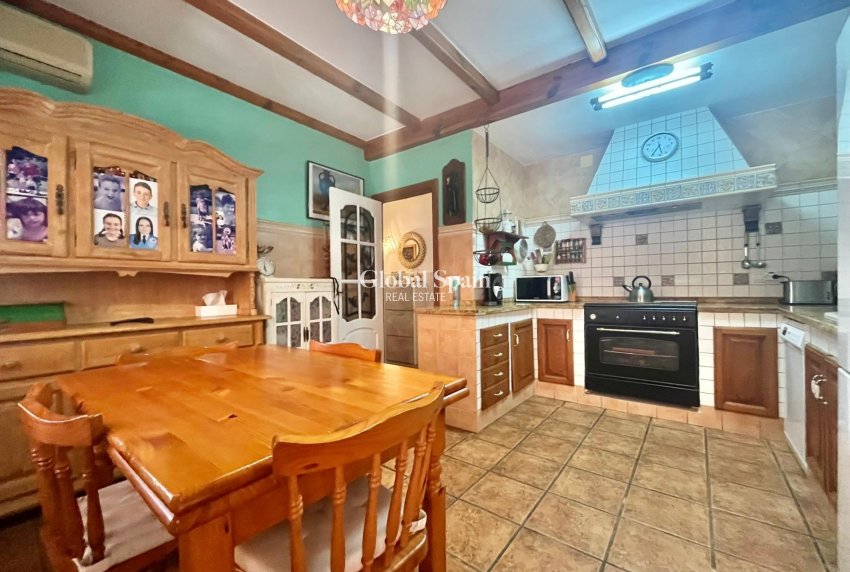 Revente - VILLA -
TORREVIEJA - LOS BALCONES - LOS ALTOS