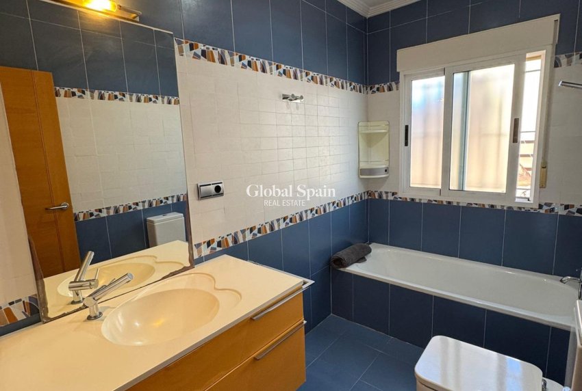 Revente - VILLA -
TORREVIEJA - LOS BALCONES - LOS ALTOS